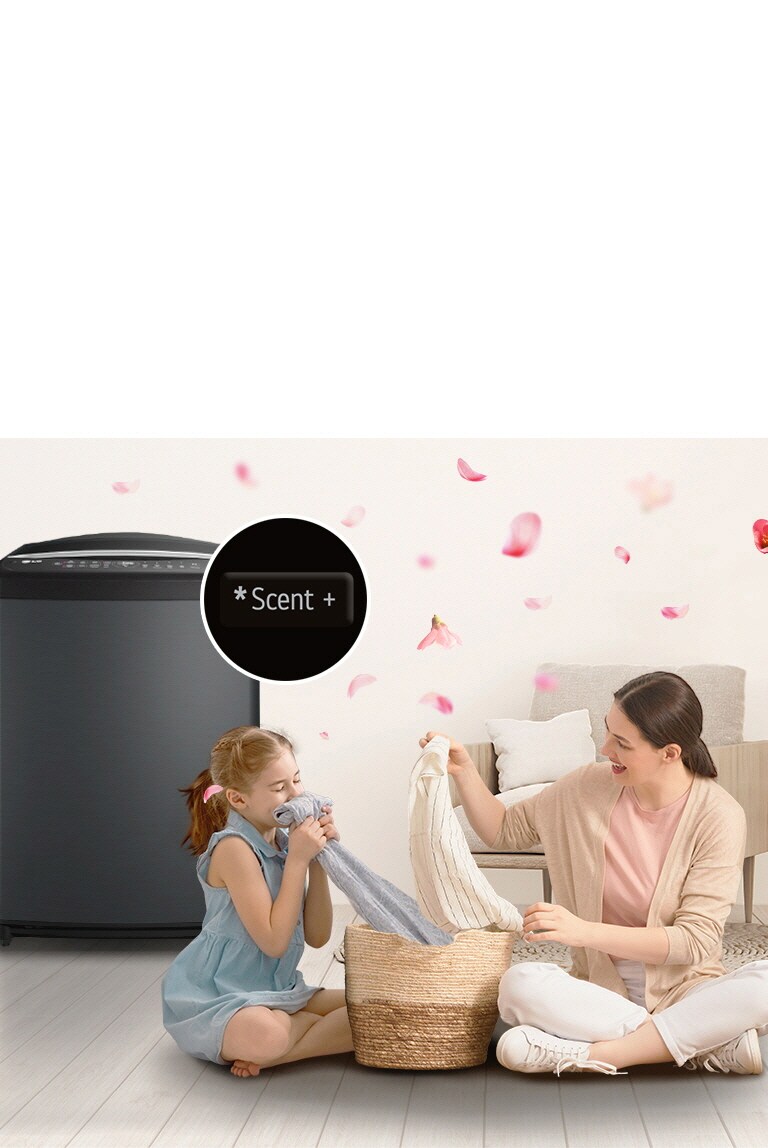 Se destaca el botón 'Scent+' de la lavadora LG, con madre e hija disfrutando el aroma de una toalla recién lavada.