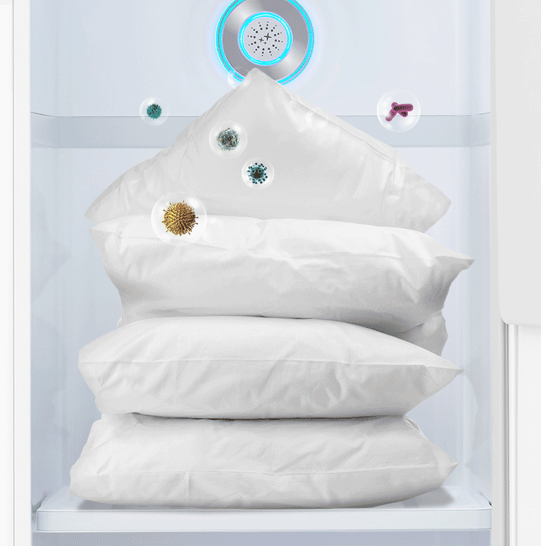 Se muestran los diversos articulos dentro del LG Styler siendo desinfectados al 99.99%