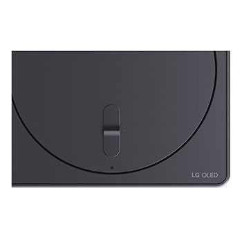 Close-up van een LG OLED TV-scherm waarop te zien is hoe AI Search werkt. Er wordt een klein chatscherm geopend dat weergeeft hoe de gebruiker heeft gevraagd voor de beschikbare sportwedstrijden. AI Search reageert via chat en via miniatuurafbeeldingen van verschillende beschikbare inhoud weer te geven. Er wordt ook gevraagd om het aan Microsoft Copilot te vragen. 