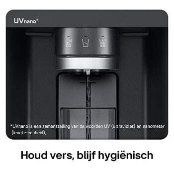 Close-up van de waterdispenser op de LG Multi-Door Koelkast GMG860EPBE in zwart, met de UVnano™-technologie die de wateruitlaat reinigt met UV-licht.