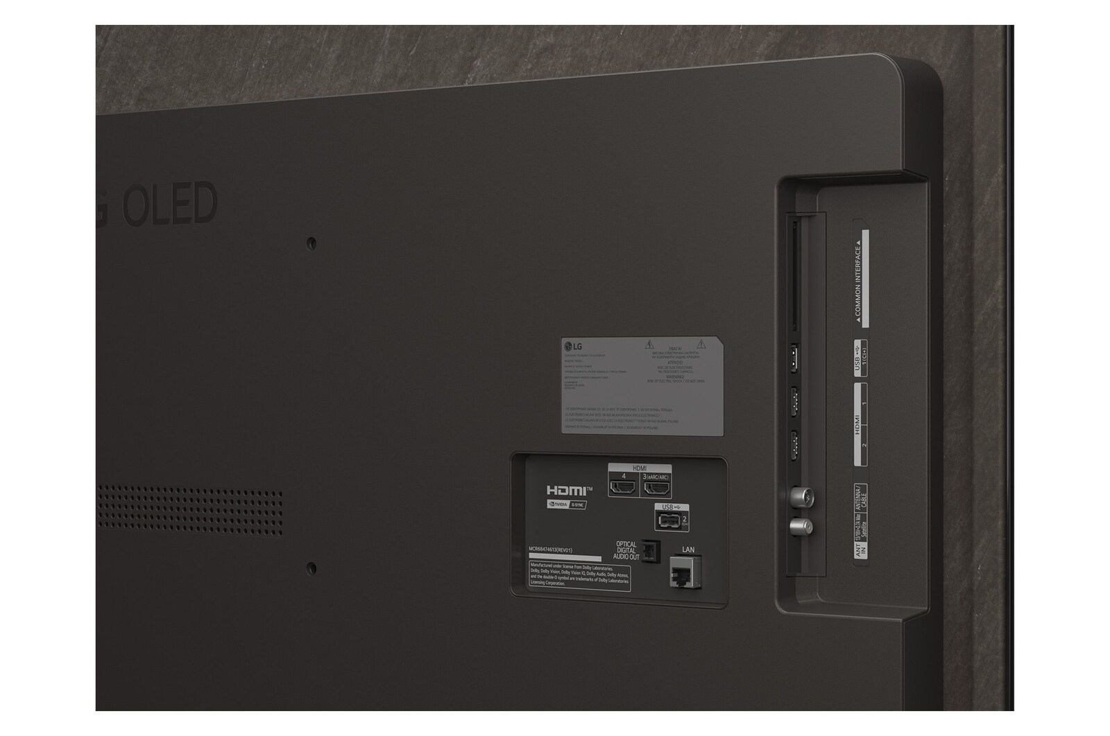 Achteraanzicht van LG OLED AI B5 4K Smart TV.