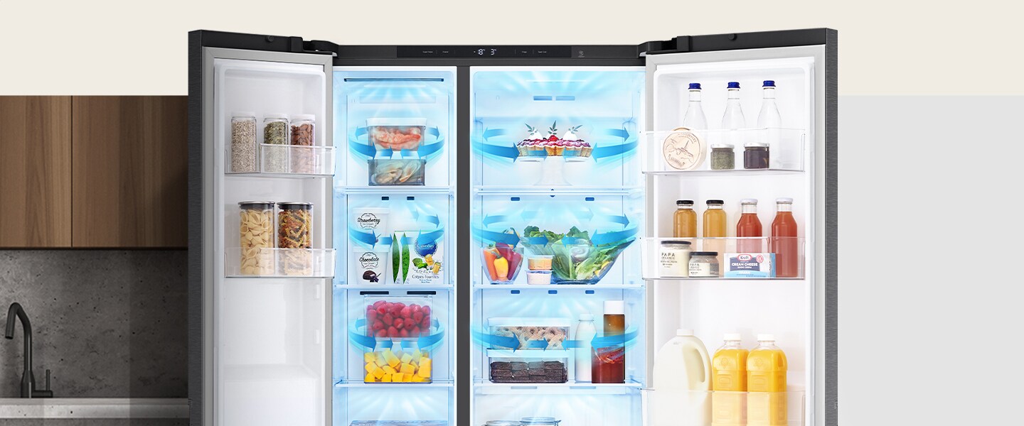 In de koelkast gevuld met ingrediënten staan aan de onderkant, aan beide kanten, blauwe pijlen die koud betekenen.