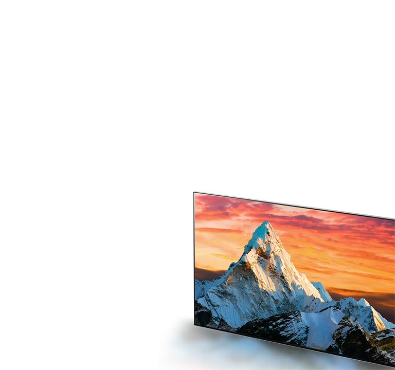 Een tv-scherm met een berg tegen een oranje zonsondergang wordt groter waardoor details duidelijker worden (speel de video af).