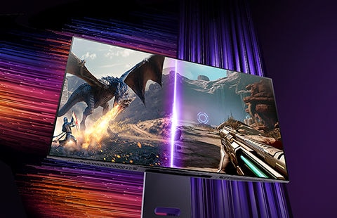 Op de linkerzijde van het gesplitste scherm van de UltraGear™-monitor is een gamingbeeld met vechtende dinosaurussen te zien en op de rechterzijde is een shootinggame te zien.