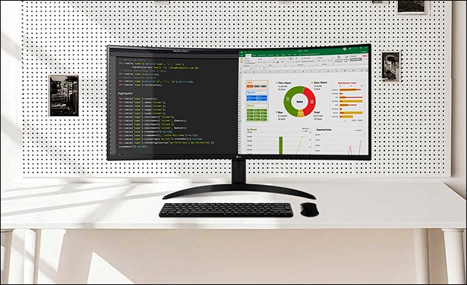 Dos fotos que muestran diferentes vistas de un pequeño apartamento tipo estudio organizado con una configuración de monitor LG UltraWide.