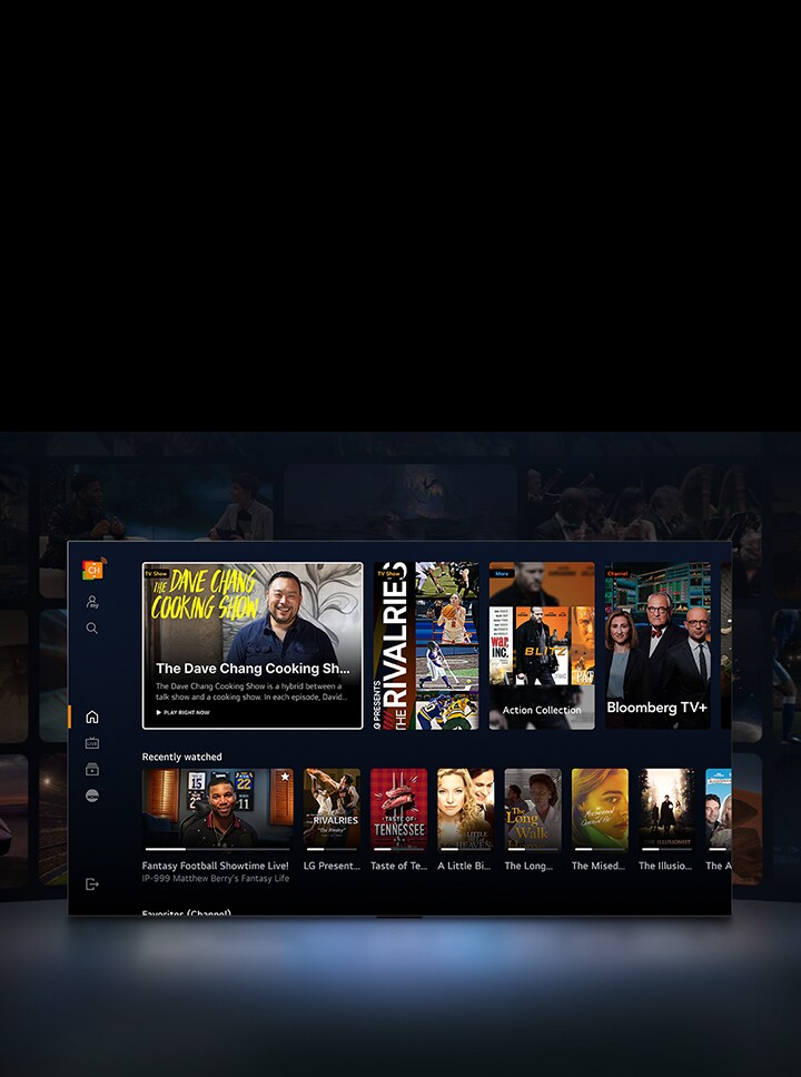 Een LG TV op de voorgrond met een selectie thumbnails van films en tv-programma's. De tekst "Action Collection", "Bloomberg TV+" en "Recent bekeken" staat in de afbeelding. De ruimte voor de tv wordt licht verlicht alsof het uit het tv-licht komt. Achter de tv in het donker staan meer miniaturen van films en tv-programma's.