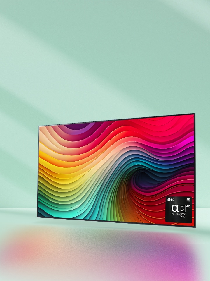 Een afbeelding van een LG NanoCell tegen een muntgroene achtergrond met een kunstwerk met kleurrijke draaikolken op het scherm en een afbeelding van α5 AI Processor Gen 7 in de hoek rechts onderin. Licht wordt uitgestraald, wat kleurrijke schaduwen eronder werpt.