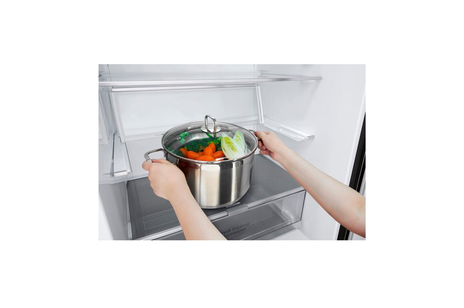 LG Refrigeradora LG Bottom Freezer 403L con Múltiple Flujo de Aire, GB41WGT