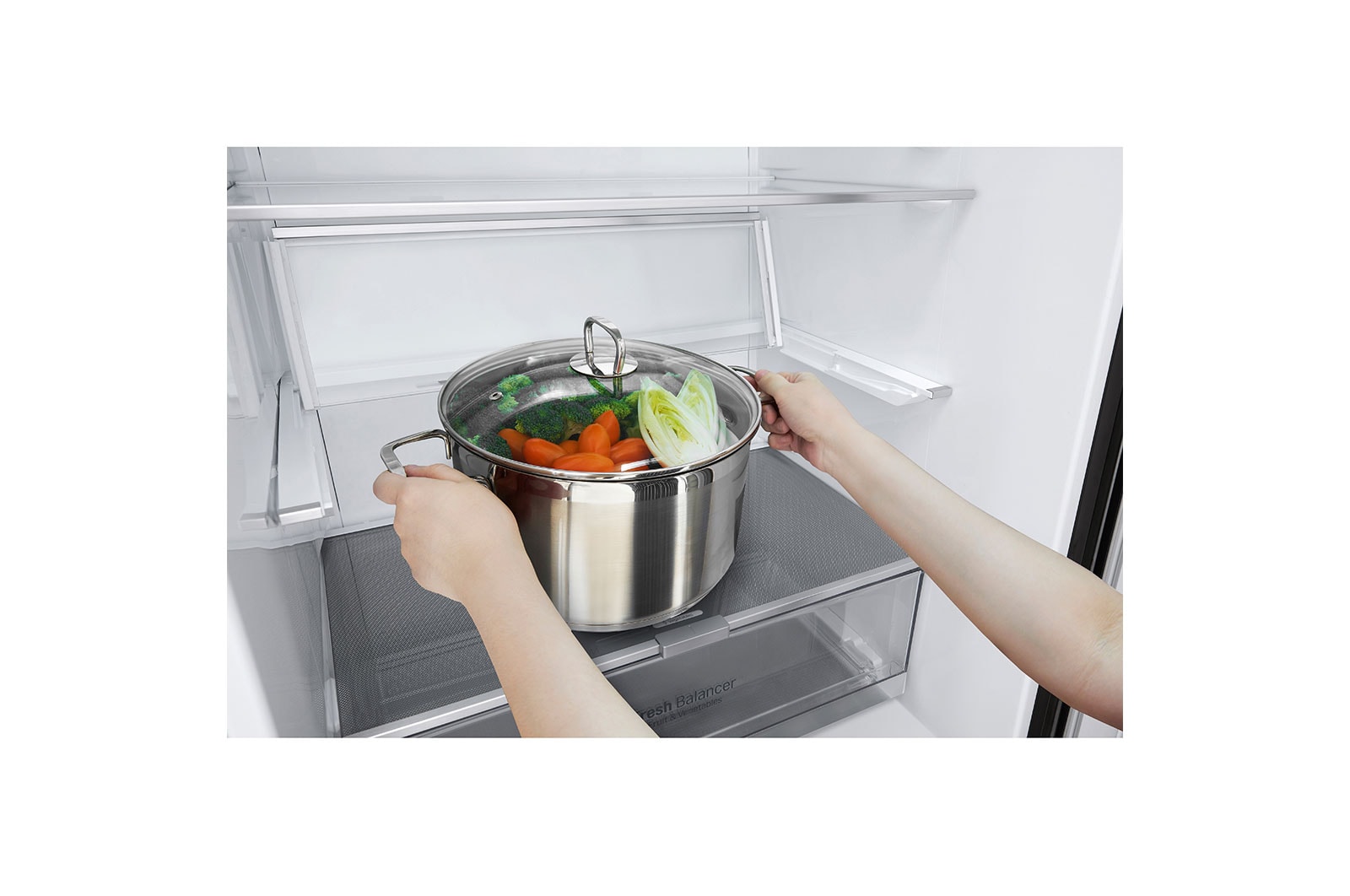 LG Refrigeradora Bottom Freezer 403L, con Múltiple Flujo de aire y estante plegable, negro mate, LB41WGT