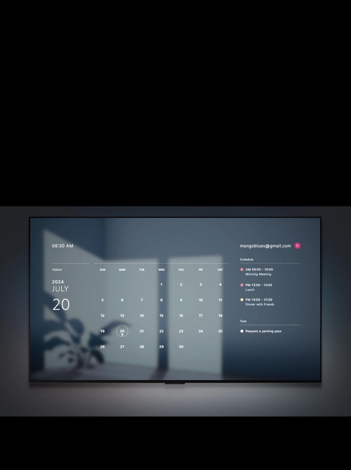 Una LG TV muestra una imagen de un amanecer con la hora, la fecha, el clima y la temperatura, y el texto “Buenos días”. Un globo de diálogo con el texto “Hola LG” aparece y desaparece, seguido de un globo de diálogo con el texto “Muéstrame la agenda de esta semana”. La pantalla se desvanece para mostrar un calendario de Google y la agenda diaria.