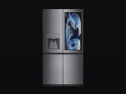 LG SIGNATURE Refrigerator shows optimal freshness technology with air circulation.