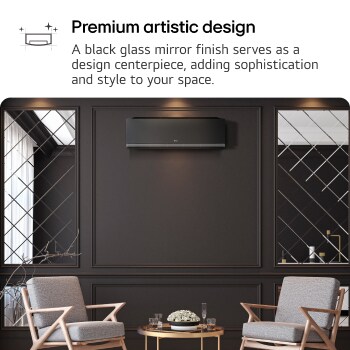 Nowoczesna przestrzeń z czarnym klimatyzatorem LG na ciemnej ścianie z lustrzanymi panelami i eleganckimi siedzeniami. Tekst brzmi: „Wyrafinowany design, ponadczasowy styl: Wykończenie z czarnego szkła lustrzanego służy jako centralny element projektu, dodając elegancji i stylu”.