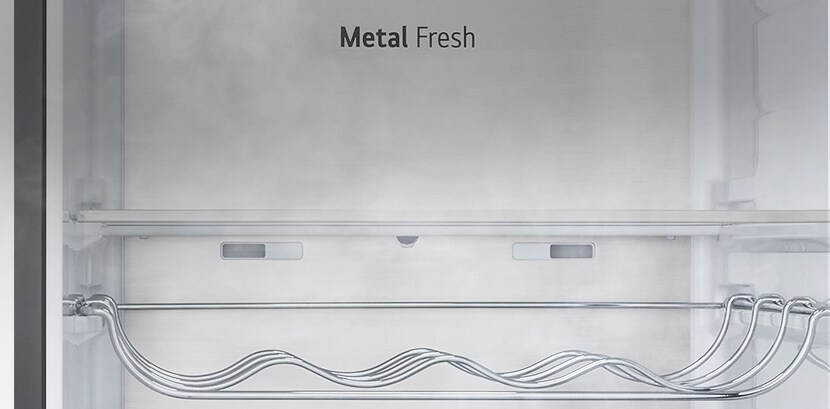 A vista frontal do painel Metal Fresh metálico com o logótipo "Metal Fresh". 