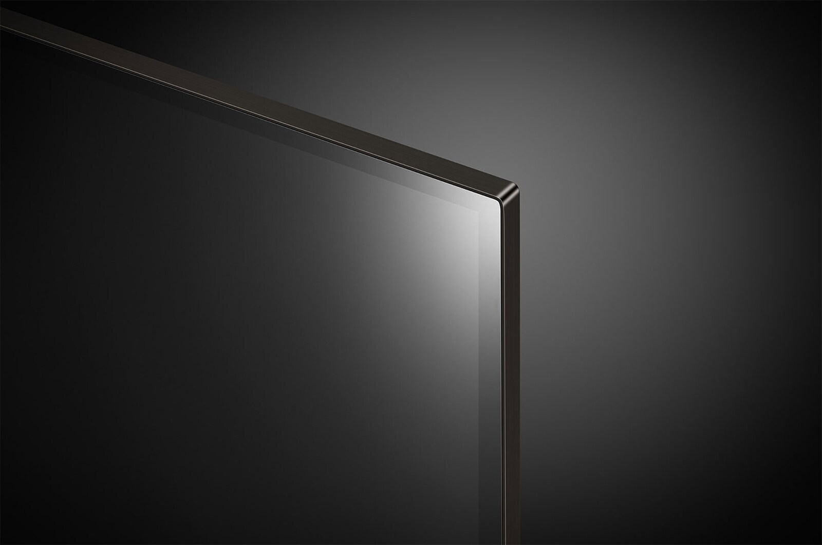 صورة مقربة من الحافة العلوية لتلفزيون LG OLED evo TV،‏ OLED C4