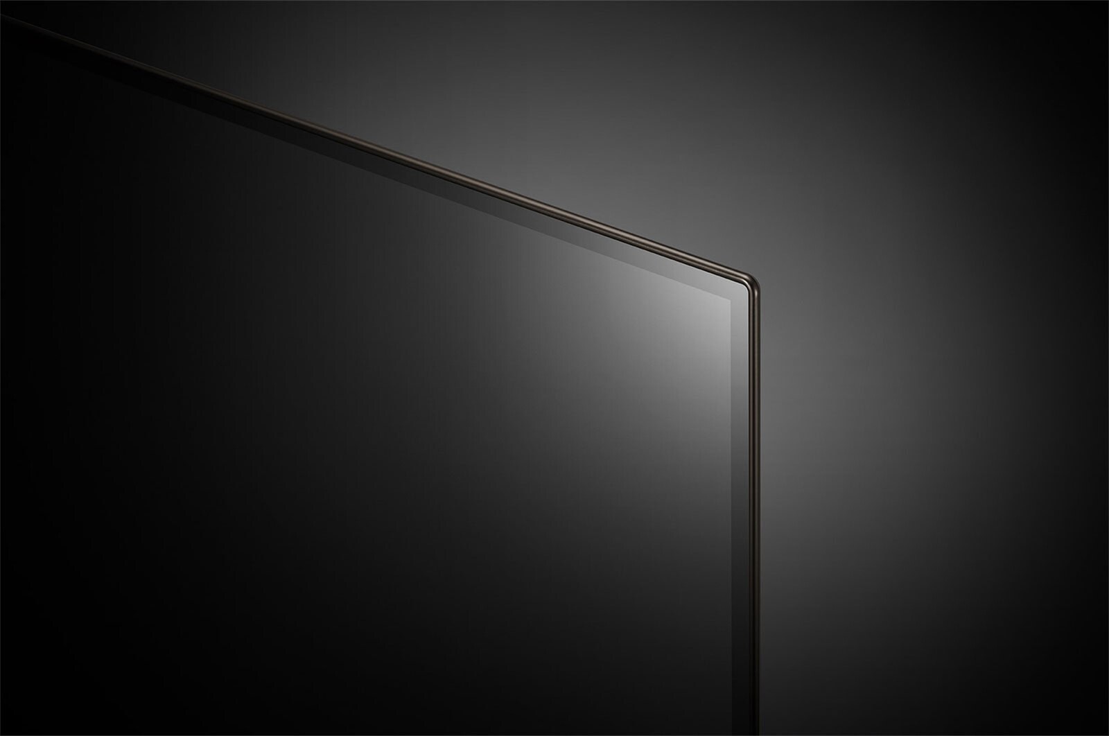 صورة مقربة من الحافة العلوية لتلفزيون LG OLED evo TV،‏ OLED C4