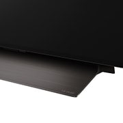 صورة مقربة من القاعدة لتلفزيون LG OLED evo TV،‏ OLED C4