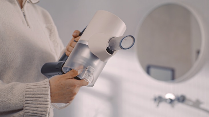 Dust bin, exhaust and micro filters can be easily removed, taking the hassle out of cleaner management. 