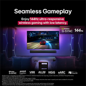 ทีวี LG OLED M5 พร้อมเกมที่กำลังเล่นอยู่บนหน้าจอซึ่งแสดงให้เห็นถึงการเล่นเกมที่ราบรื่นและไร้รอยต่อ มองเห็น Zero Connect Box แต่กลมกลืนไปกับพื้นที่ได้ดี ใบรับรองการเล่นเกมสามารถมองเห็นได้ ข้อความพูดถึงการเล่นเกมแบบไร้สายที่ตอบสนองรวดเร็วเป็นพิเศษด้วยความถี่ 120Hz พร้อมค่าความหน่วงต่ำ