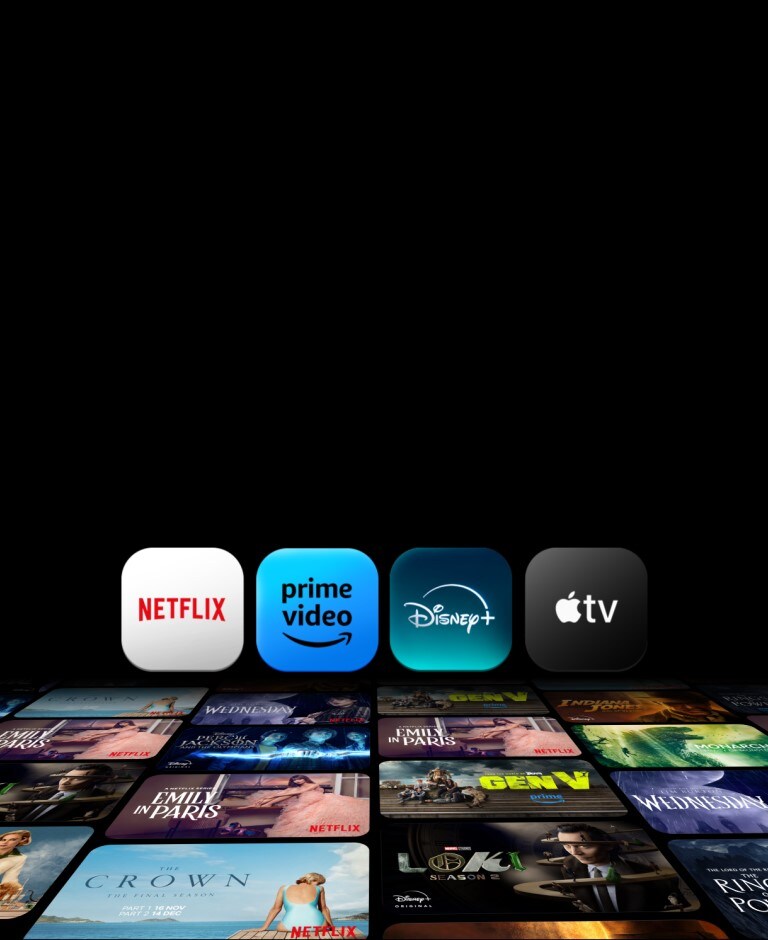 Ứng dụng Netflix, Prime Video, Disney+ và Apple TV lần lượt xuất hiện cạnh nhau trên phông nền đen. Bên dưới chúng là 6 hàng áp phích dành cho phim truyền hình và phim điện ảnh độc quyền nằm ở một góc, mỗi hàng di chuyển theo các hướng ngang và dọc khác nhau. 