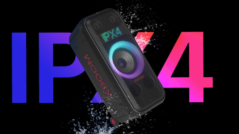 Diagonal view of the speaker. Water is sprayed over the product, in order to emphasize IPX4 rating.A word 'IPX4' is written behind for design purpose.