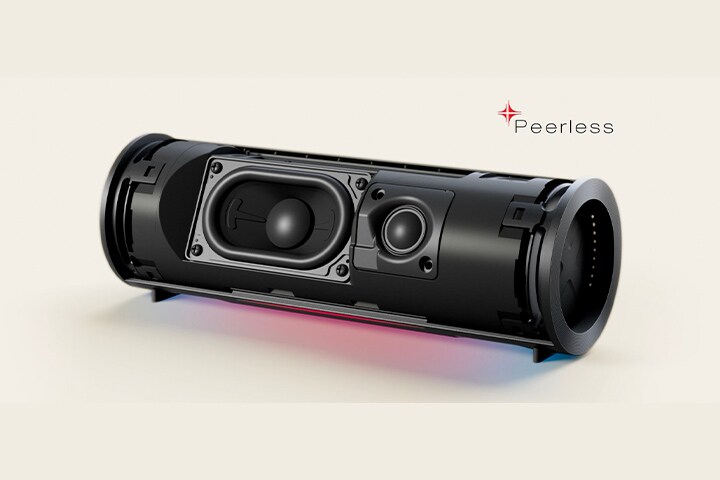 xboom Grab's internal units, woofer and tweeter are shown with its tweeter moving forward and vibrating rhythmically.