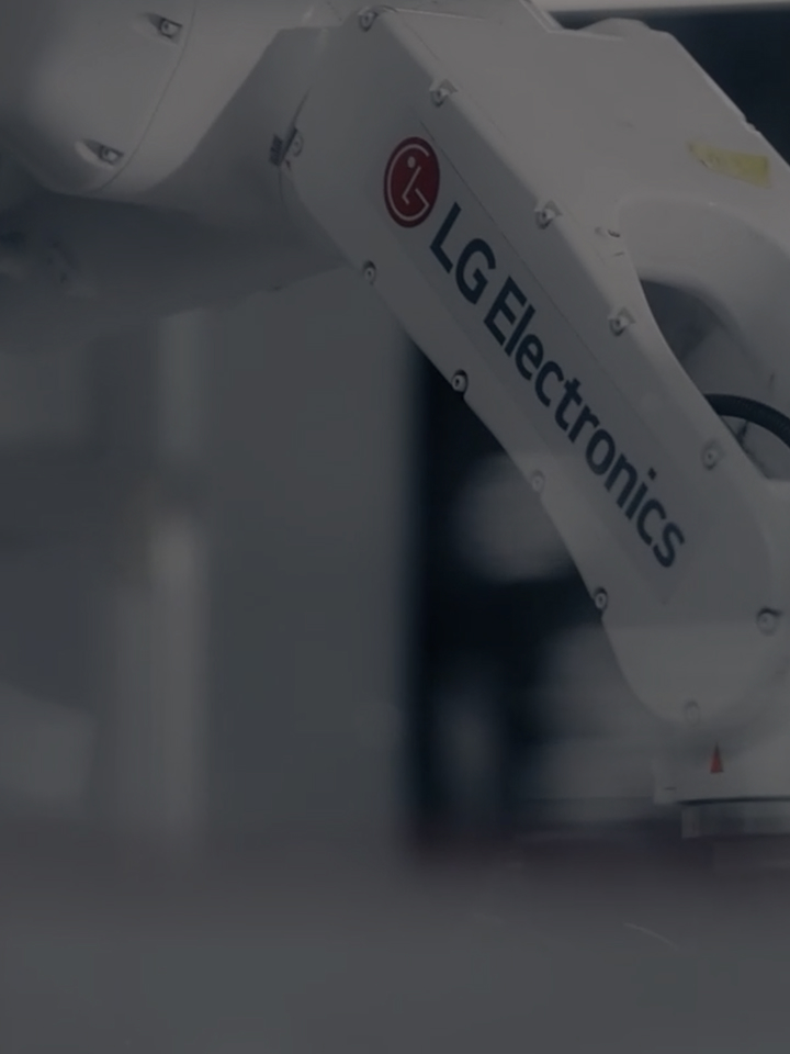 LG Smart Factory banner with robotic arm symbolizing advanced manufacturing solutions