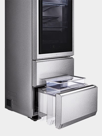 Close shot of LG SIGNATURE Bottom Freezer's auto lift drawer.