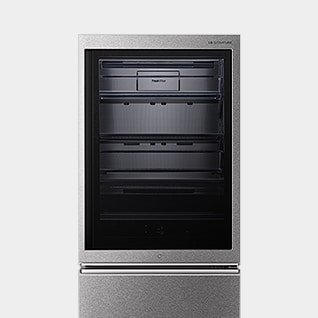 Front view of LG SIGNATURE Bottom Freezer.