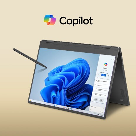 Ein Laptop mit dem Windows Copilot-Logo über dem Bildschirm und der Windows Copilot-Benutzeroberfläche auf dem Display, der ein schlankes Design mit einem großen Bildschirm und der Windows 11-Benutzeroberfläche im Hintergrund aufweist.