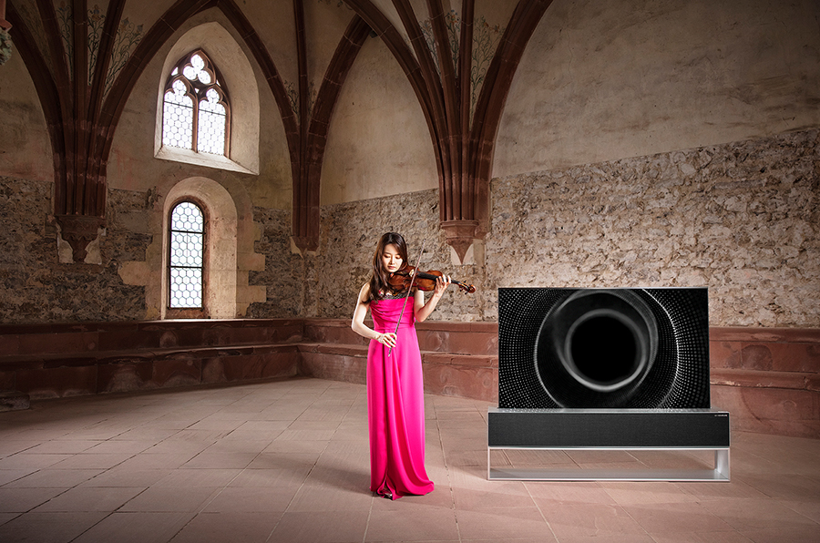 Bomsori Kim with LG SIGNATURE OLED R